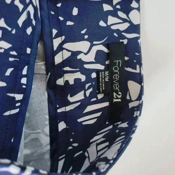 Forever 21 Juniors Sz Medium Mini Skirt Blue And White Pattern NWT - Picture 6 of 8